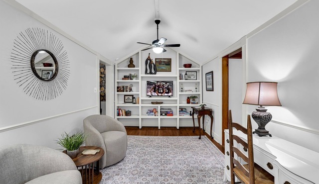 Monty’s Place | Historic Columbus | Walk Downtown
