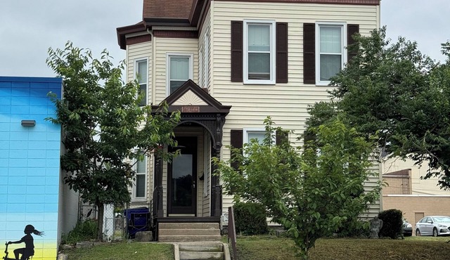 Monument House, Near Spooky Nook , Heart of Hamilton,Oh private parking , Slps 8