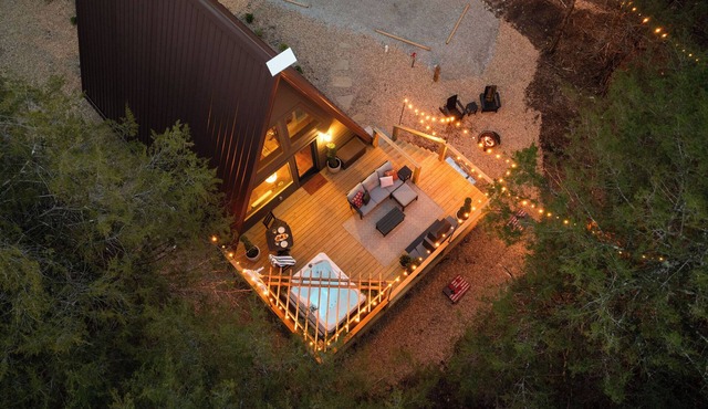 Moody A-Frame Cabin Hot Tub & Fireplace