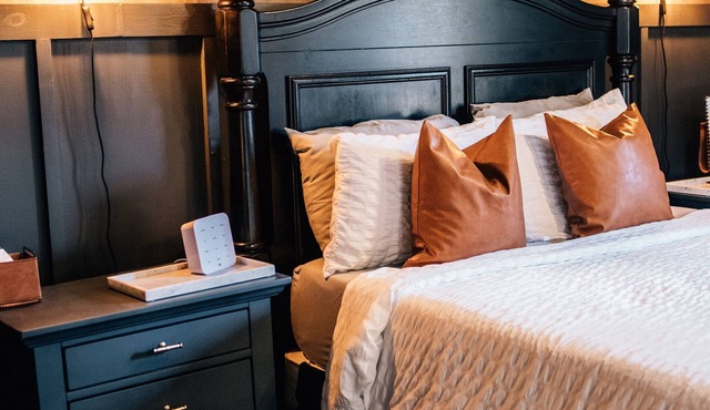 Moody Blues Studio Perfect for Work or Romance