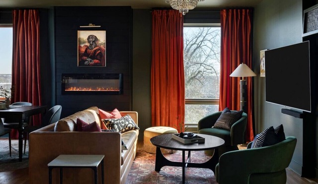 Moody Melrose | Upscale | Rooftop | Walkable