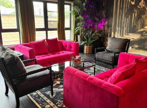 Moody Upscale Downtown Saugatuck Getaway
