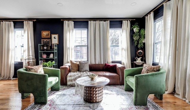 Moody, Vintage Retreat in Church Hill, Close to Parks, Restaurants + Nightlife