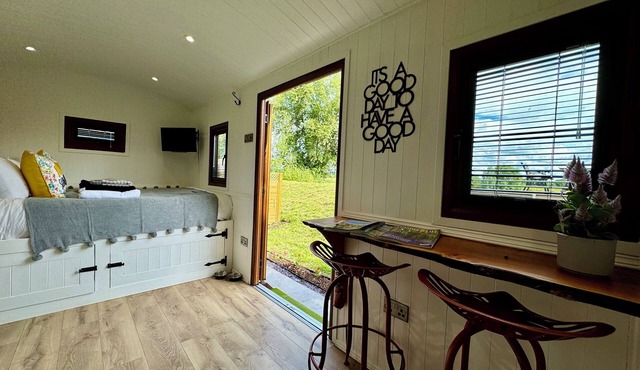 Mooffitch Riverview Hut