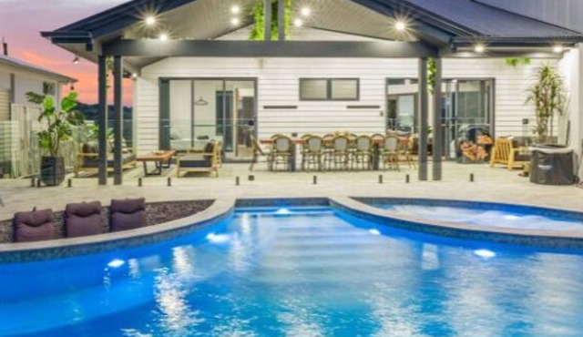 Moogerah Lake House #5 - Luxury Lake House (Sleeps up to 23 People)