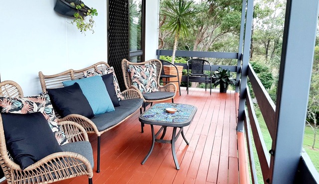 Moogie House -stunning Mountain and Lake Views