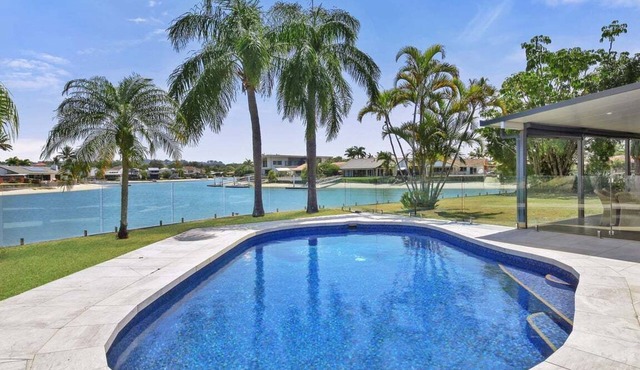 Mooloolaba Waterfront Living - Pool, BBQ