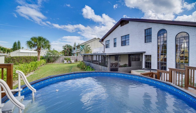 ‘Moon Beach Manor’ w/Private Pool & Hot Tub!