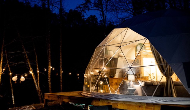 🌙💃 Moon Dance Glamping Dome w/Hot Tub, Bath, Kitchen