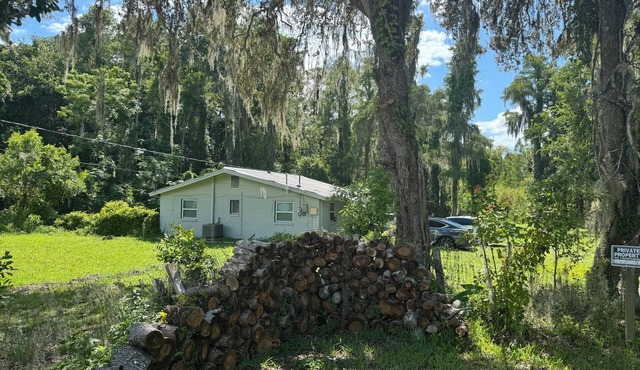 Moon Lake Cottage Retreat in New Port Richey - 3 br/1bath w/RV Access!