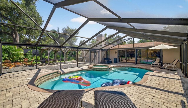 Moon Luxury Retreat/Heated Pool