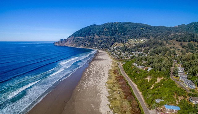 Moon Over Manzanita (MCA 1549)