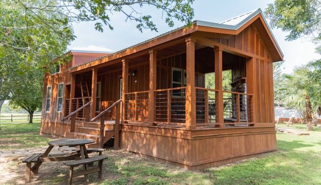 Moon River Ranch - Camellia Cabin