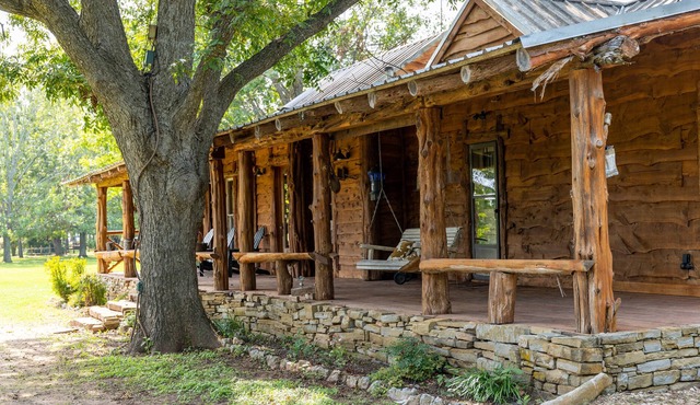 Moon River Ranch - Farm House