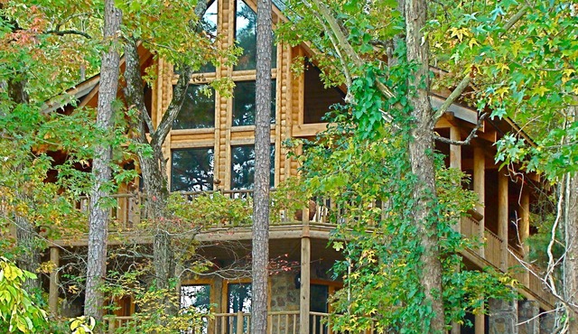 Moon Shadow Lodge on Greers Ferry LakenOzark Mountain Paradise in Arkansas