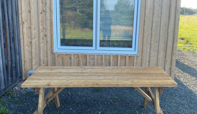 Moonage Daydream - private waterfront cottage in the country