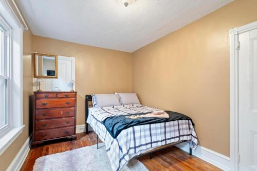 Moonbeam Suite-Private Room in Serenity Manor