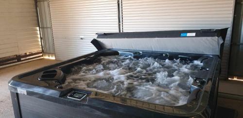 Moongazer King bed powered country river