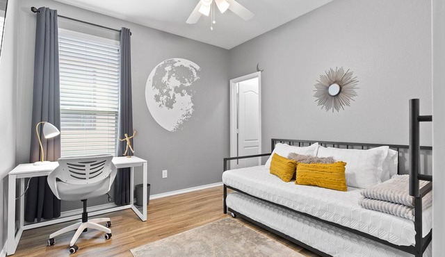 MoonHaven Elegant Extended-Stay 4BR-Stylish-Pristine-POOL-Round Rock!