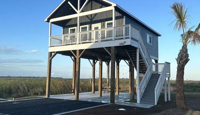 Moonlight Beach Getaway; Walk to Ocean, Relax with River Views