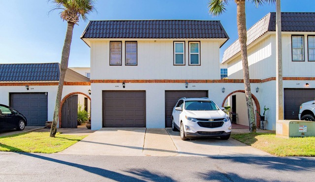 Moonlight Beach Studio | Easy Beach Access!
