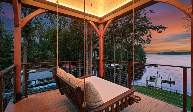 Moonlight Cove | Sleeps 14- 6BDs| Rustic Charm