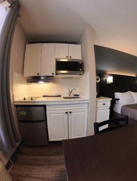 Moonlight Inn and Suites Sudbury