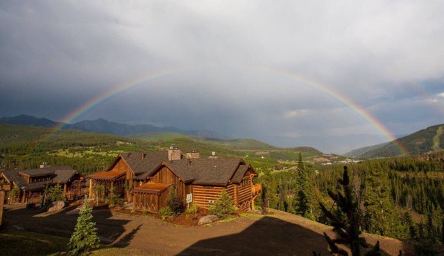 Moonlight Magic! Best Views In Big Sky! True Ski-In/Ski-Out! Heated Ski Room!