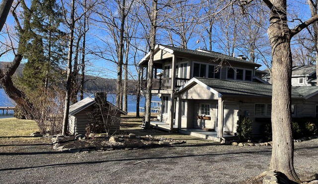 Moonlight Manor on Keuka Lake in Hammondsport