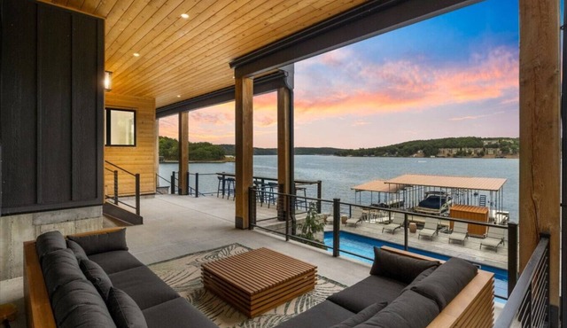 Moonlight Manor - Private Pool, Theatre Room & More!