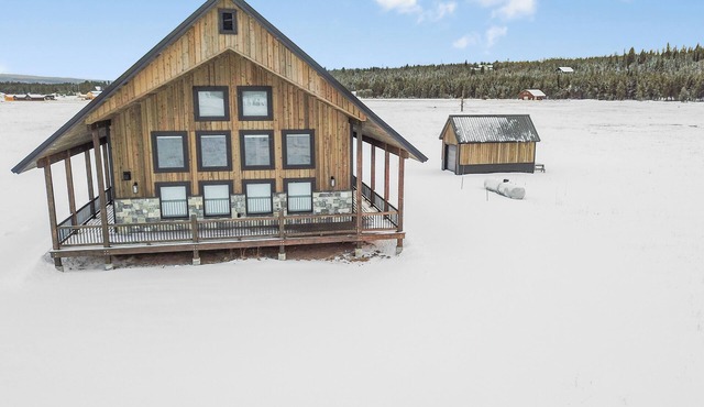 Moonlight Meadows+AC+Hotub+WiFi+20mintoYellowstone