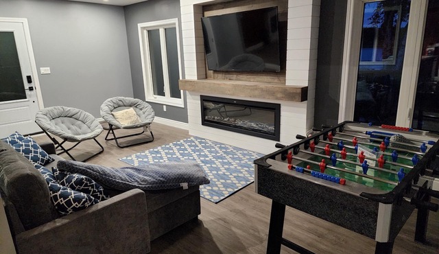 Moonlight Retreat on Beautiful Lake Scugog