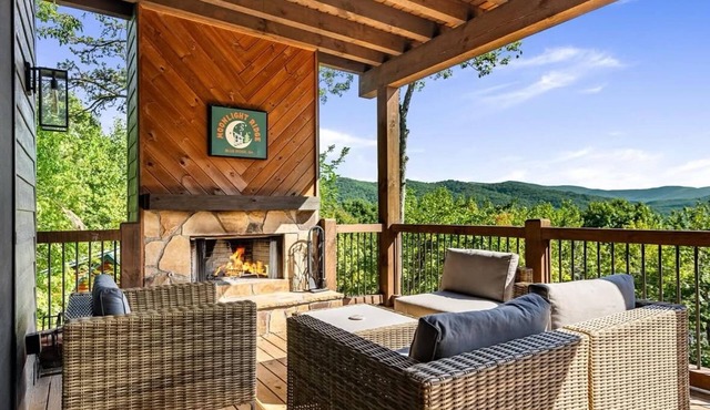 Moonlight Ridge! Best View! 8 min to Blue Ridge!