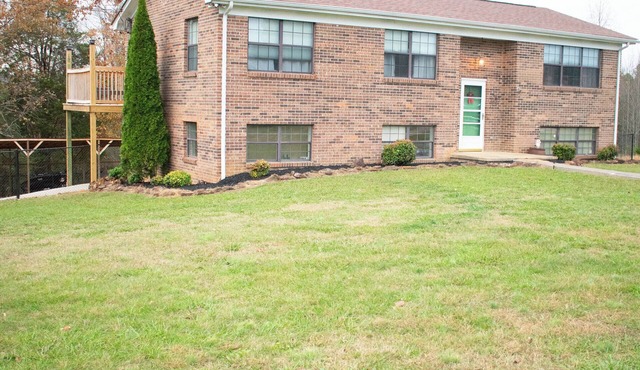 Moonlight Ridge Resort-mountain views- close to many East TN attractions