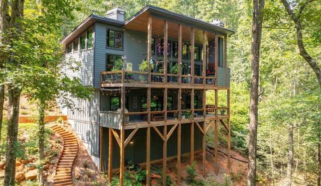 *Moonlight Waters Lodge*Lux|CreekFront|HotTub|Game