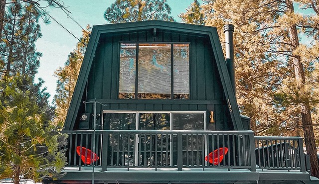 Moonlit Bear Hut - A Cozy Gambrel Roof A-Frame Cabin retreat