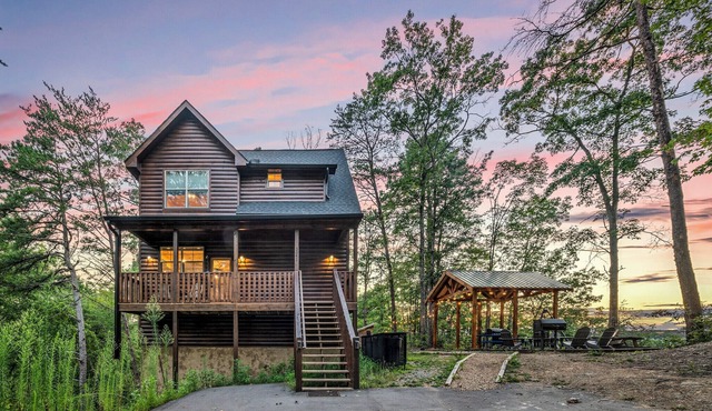 Moonrise Ridge Cabin in Sevierville – Sleeps 12 Views Hot Tub Game Loft