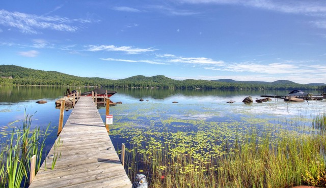 Moons & Loons Cottage located on Fern Lake