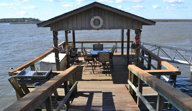 Moonshine Cabin at Colonels Island- Riverfront w/Private Deepwater Dock