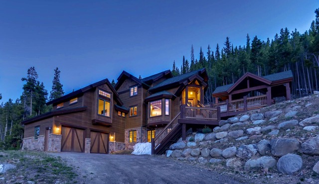 Moonstone Lodge: Spacious Mountain Home w/Amazing Views