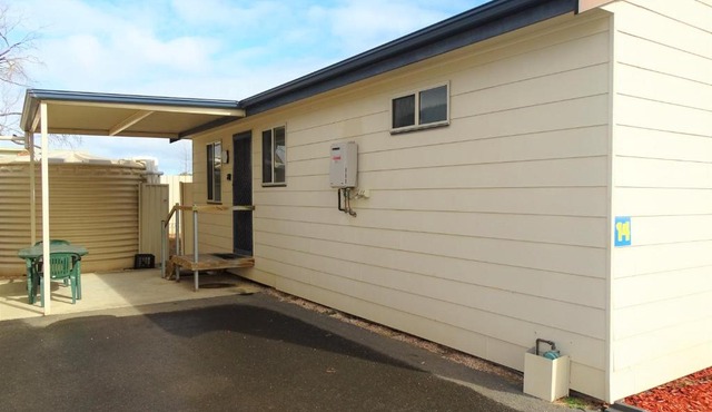 Moonta Bay Cabins - Cabin 14