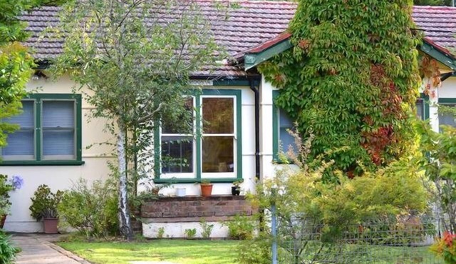 Moonya, the writer's retreat, the 1950s vintage holiday home and house gallery