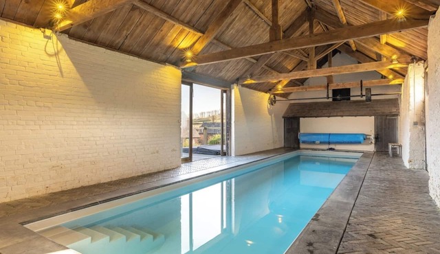 Moorbath Farmhouse with Indoor Pool & Hot Tub