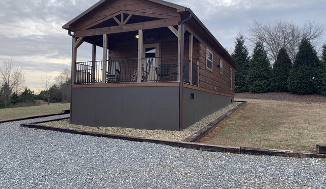 Moore Road Cabin 2 Pet Friendly Equestrian Haven