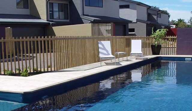 Moorehen Cove - 3/15 Wallaga Lake Road- Spacious,