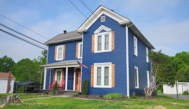 Mooresville Private apt. w/high-end comfortable beds & modern amenities- Apt C