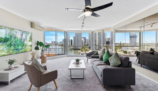 Moorings - HR Surfers Paradise