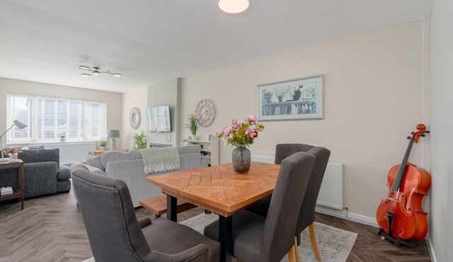 Moorland Bungalow | Private drive and garden |Central Clitheroe