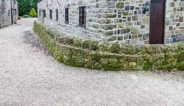 MOORLANDS FARM COTTAGE, with a garden in Ipstones