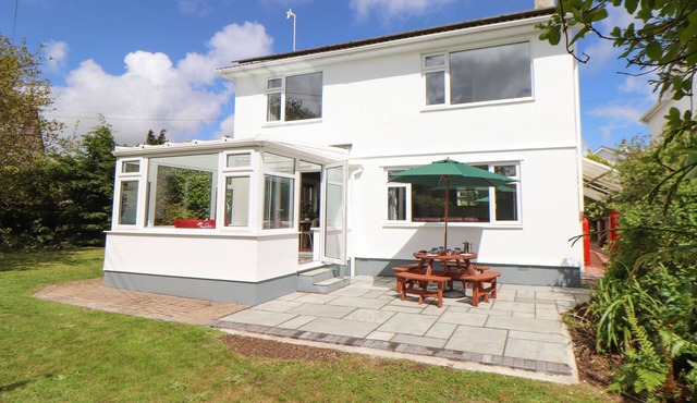 MOORSTONE, family friendly, with open fire in Mabe